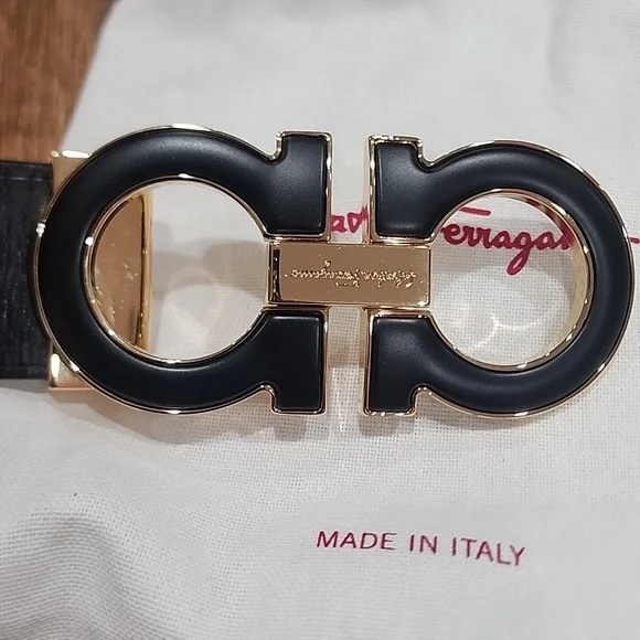 Salvatore Ferragamo Unisex Black Leather Belt with Gold Buckle Size 36 - Picture 8 of 10